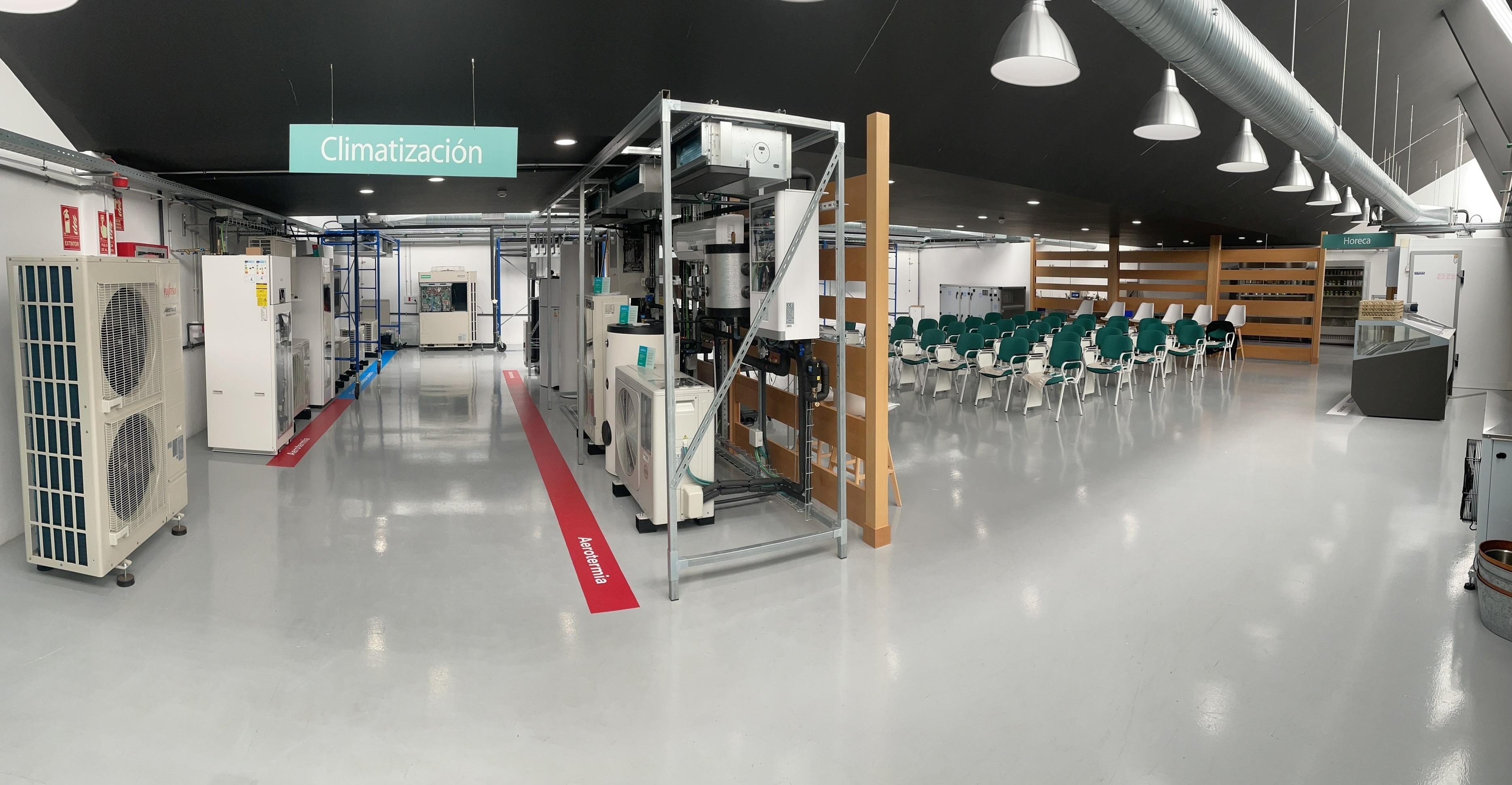 Sala de formación y showroom Eurofred Sevilla.jpg